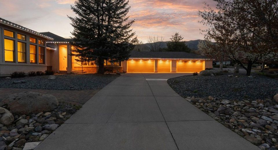 2555 S Wellington, Carson City, NV 89703 Photo