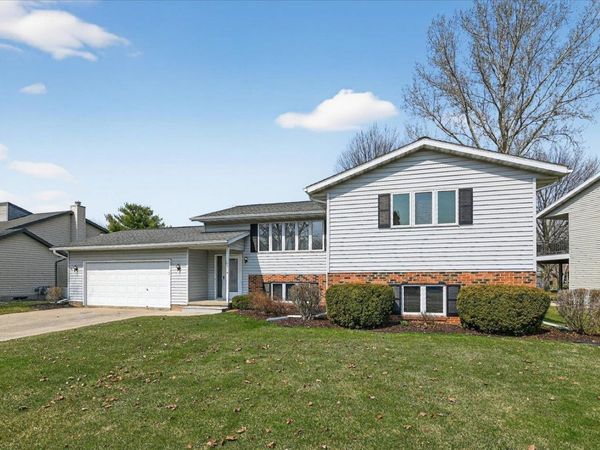 1570 Kuhle Drive, Sun Prairie, WI 53590