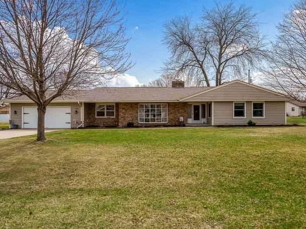 726 E Petunia Lane, Beloit, WI 53511