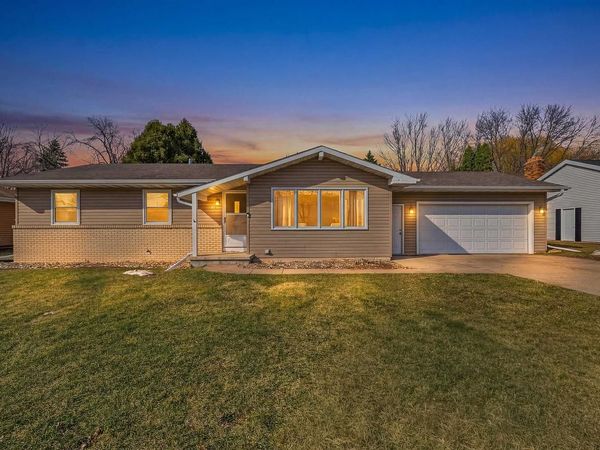 870 NICOLET AVENUE, Oshkosh, WI 54901