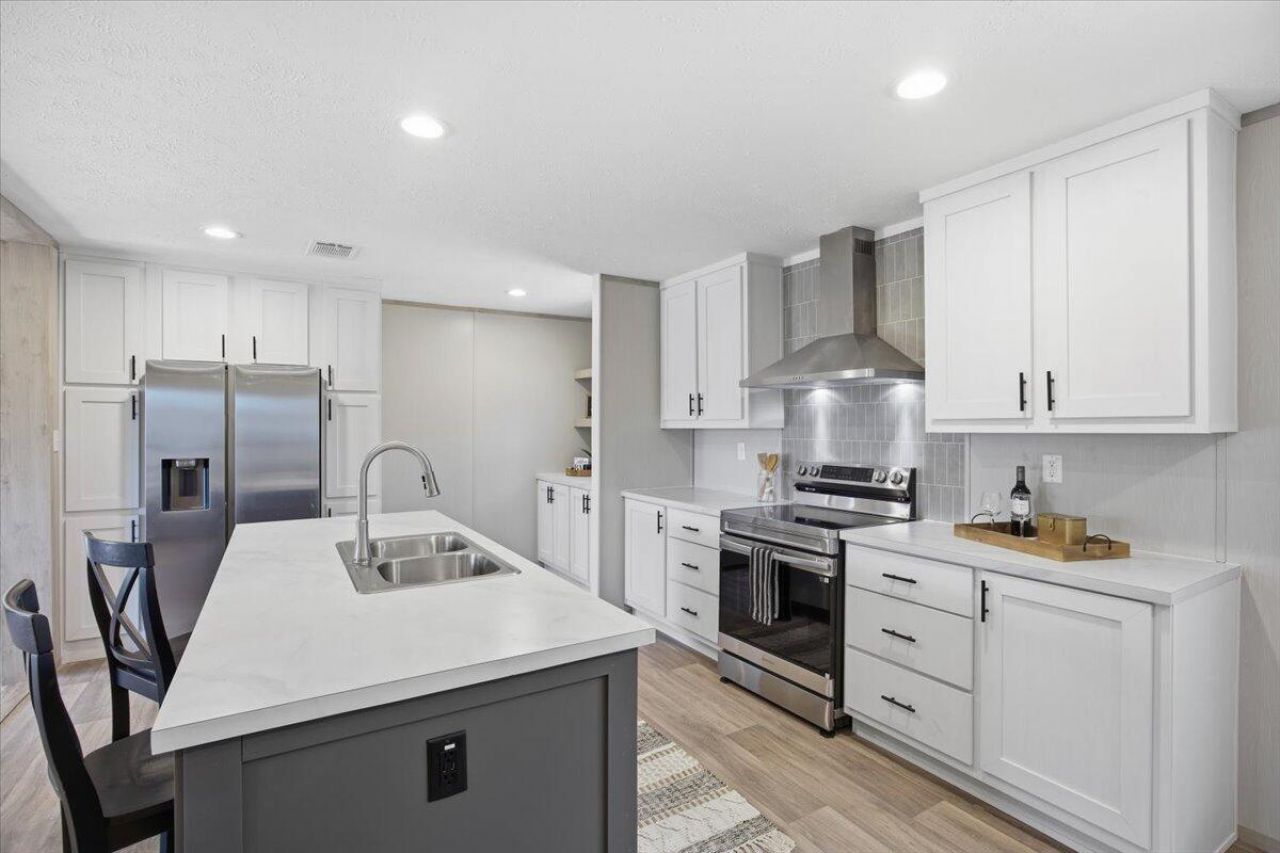 662 Country Pond Lane Photo 11