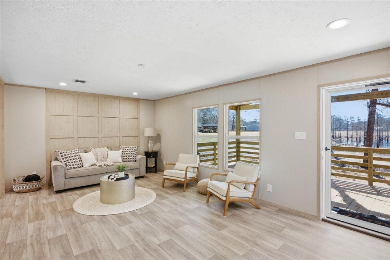 662 Country Pond Lane Photo 13