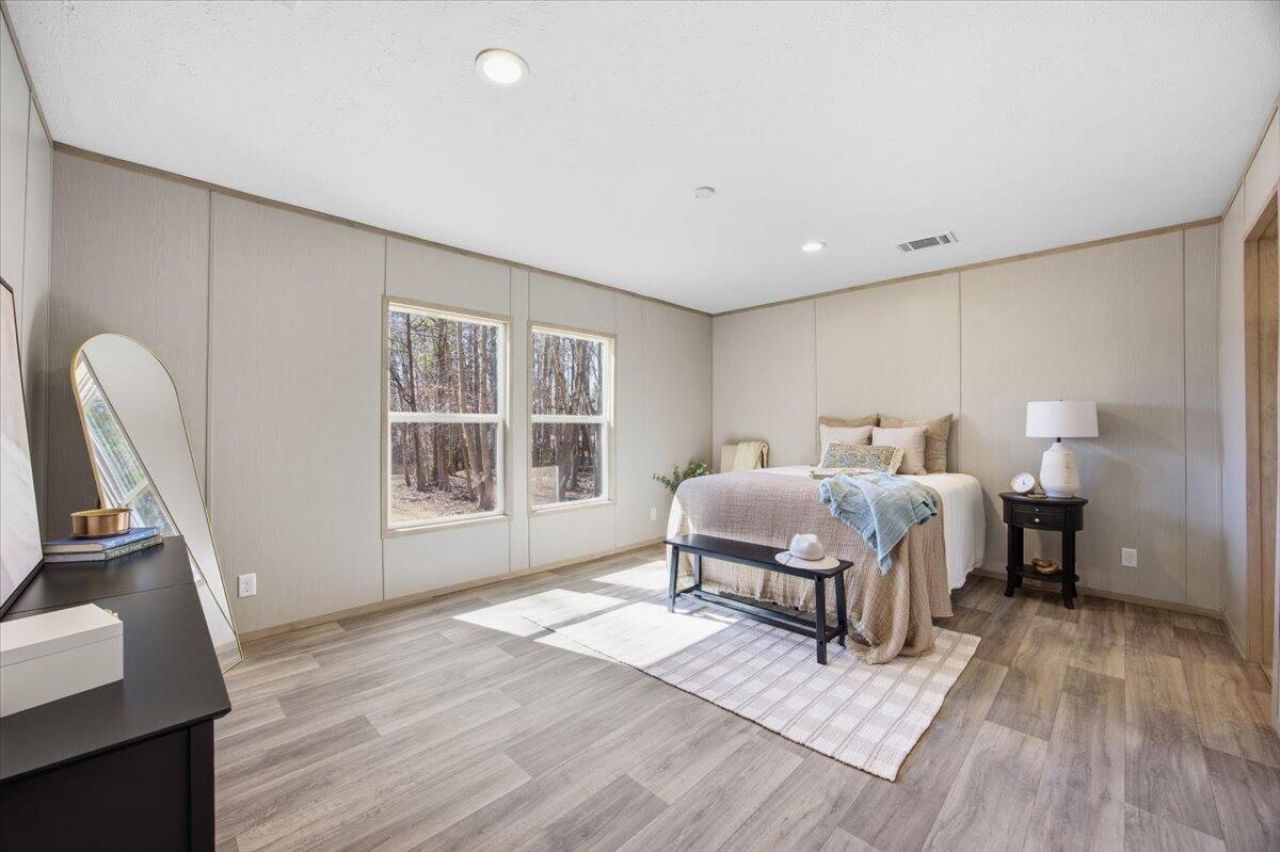 662 Country Pond Lane Photo 16