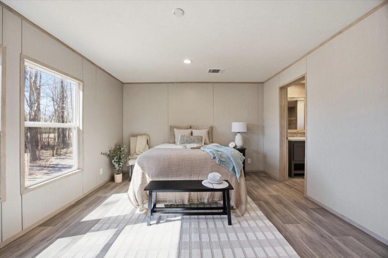 662 Country Pond Lane Photo 18