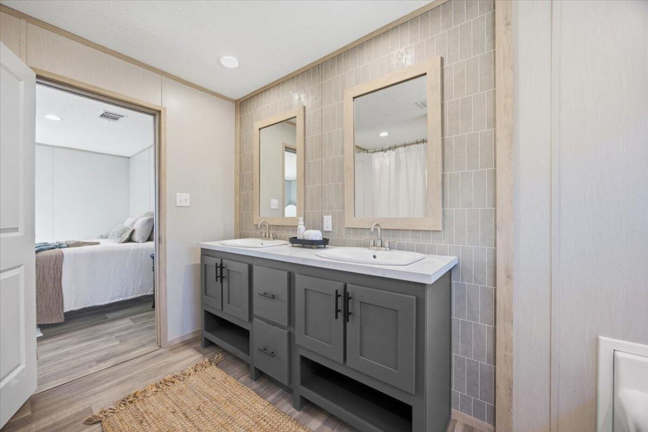 662 Country Pond Lane Photo 20