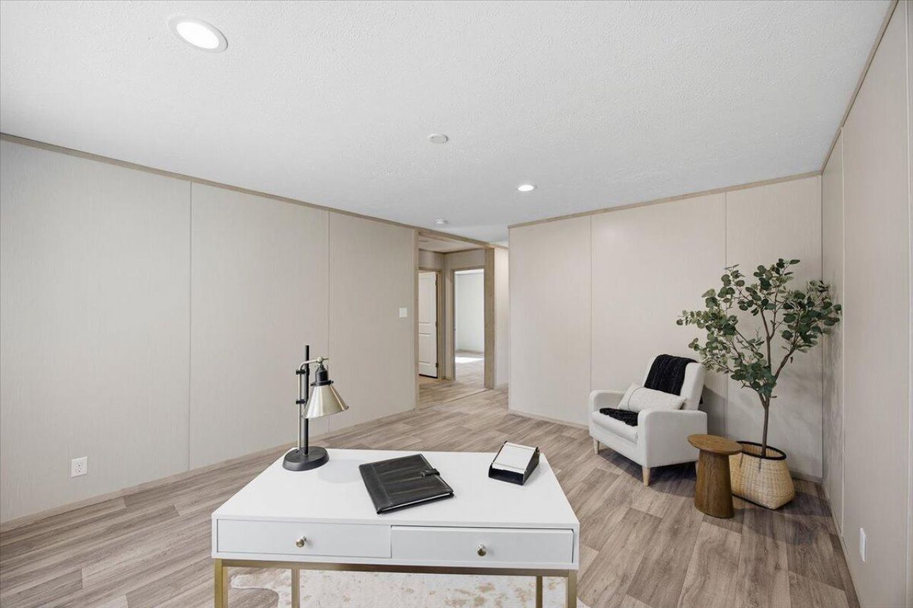 662 Country Pond Lane Photo 23