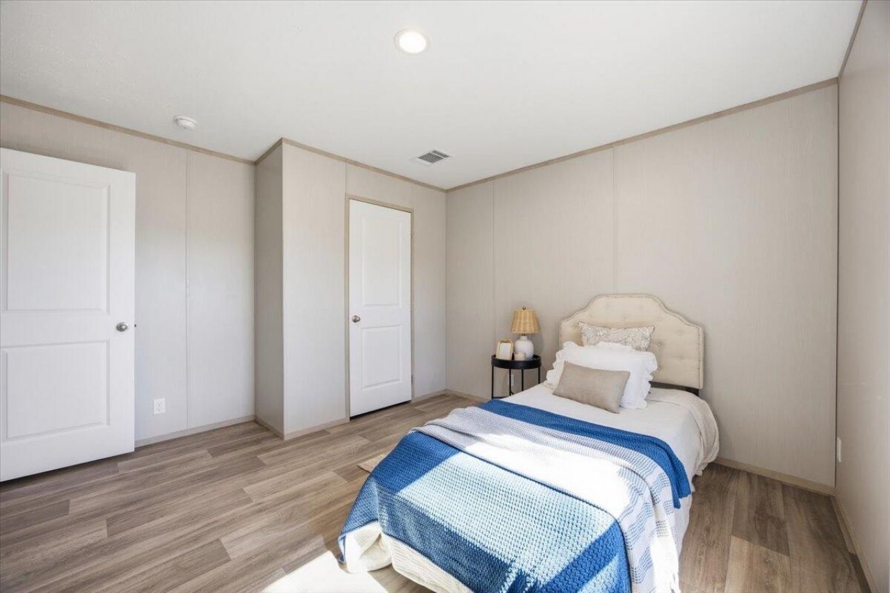 662 Country Pond Lane Photo 26