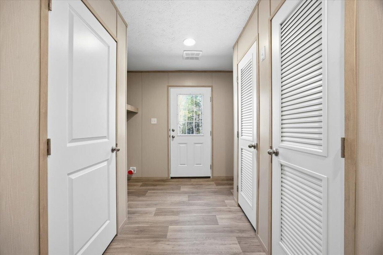 662 Country Pond Lane Photo 30