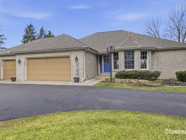 6807 Kenowa Avenue SW, Grandville, MI 49418