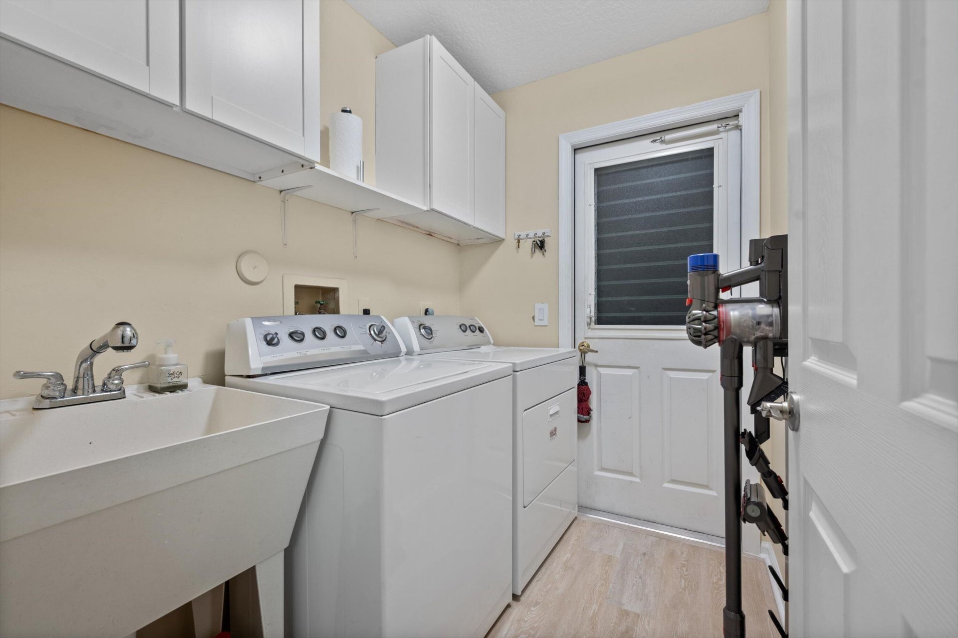 5040 SE Bent Wood Drive, Stuart, FL 34997 Photo