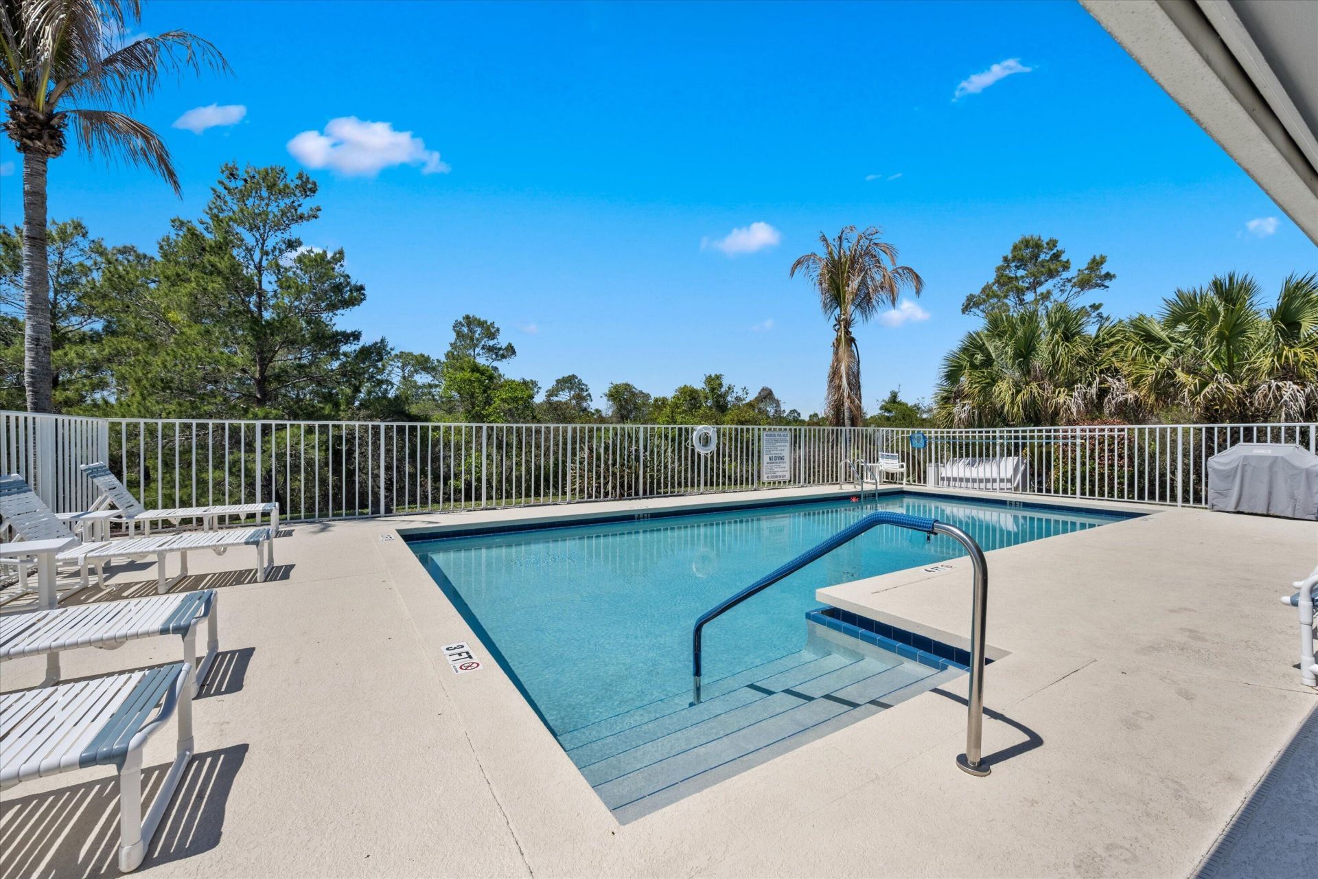 5040 SE Bent Wood Drive, Stuart, FL 34997 Photo