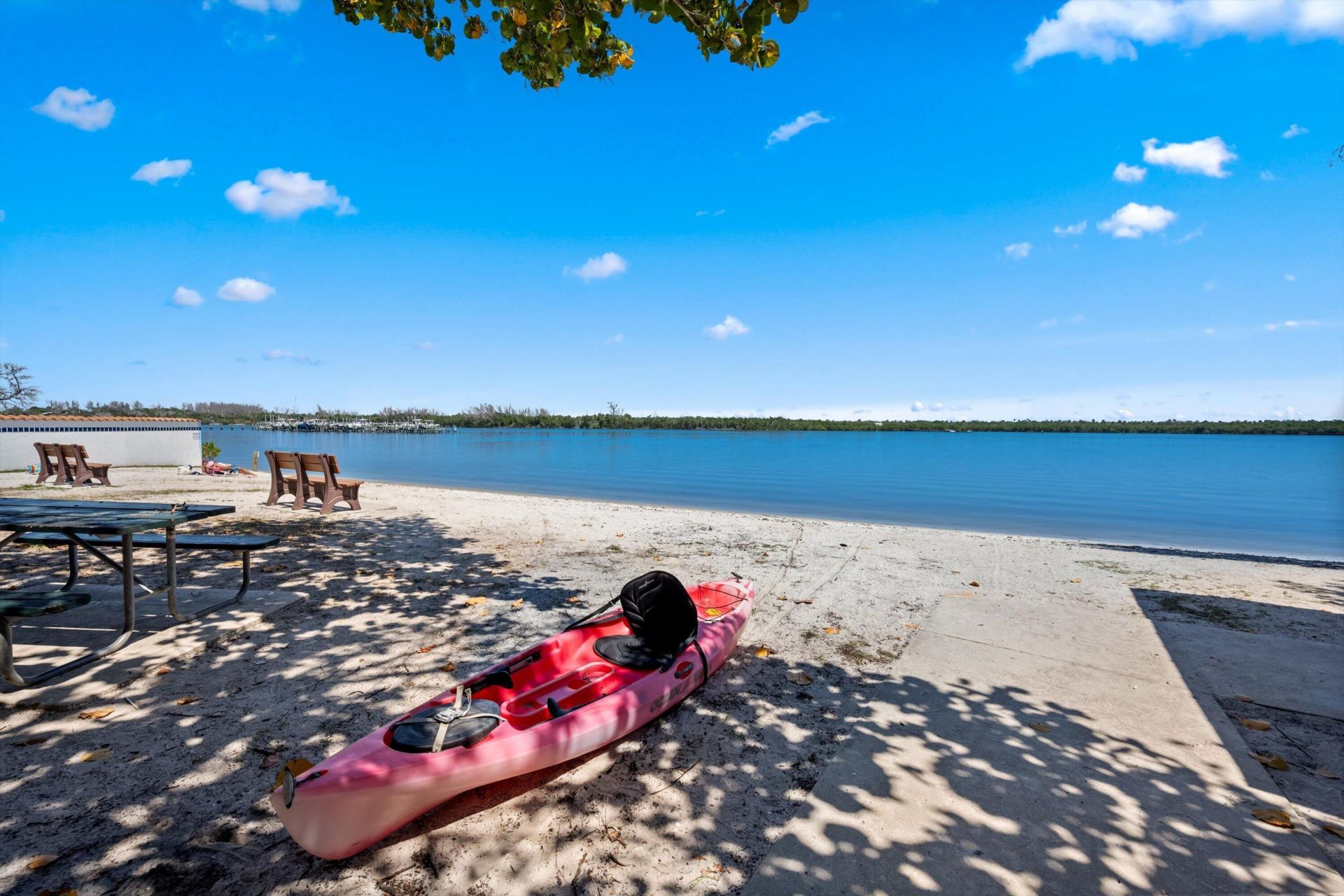 5040 SE Bent Wood Drive, Stuart, FL 34997 Photo