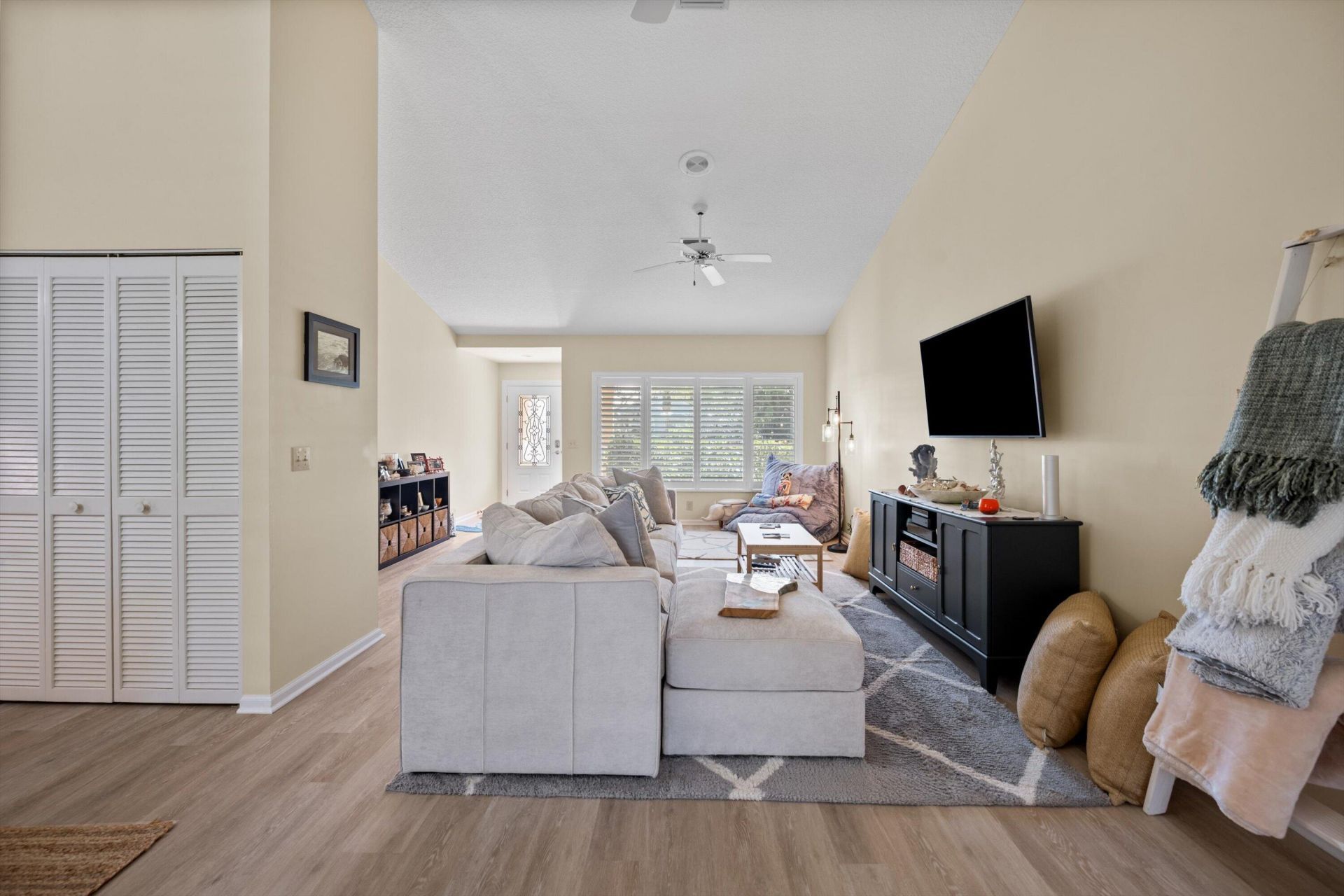 5040 SE Bent Wood Drive, Stuart, FL 34997 Photo