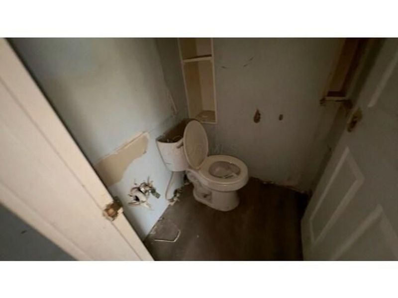 2798 E 5th Avenue, Columbus, OH 43219 Photo 10