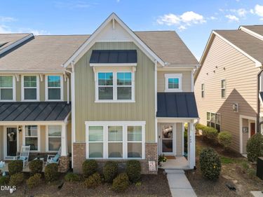 964 Ambergate Station, Apex, NC 27502