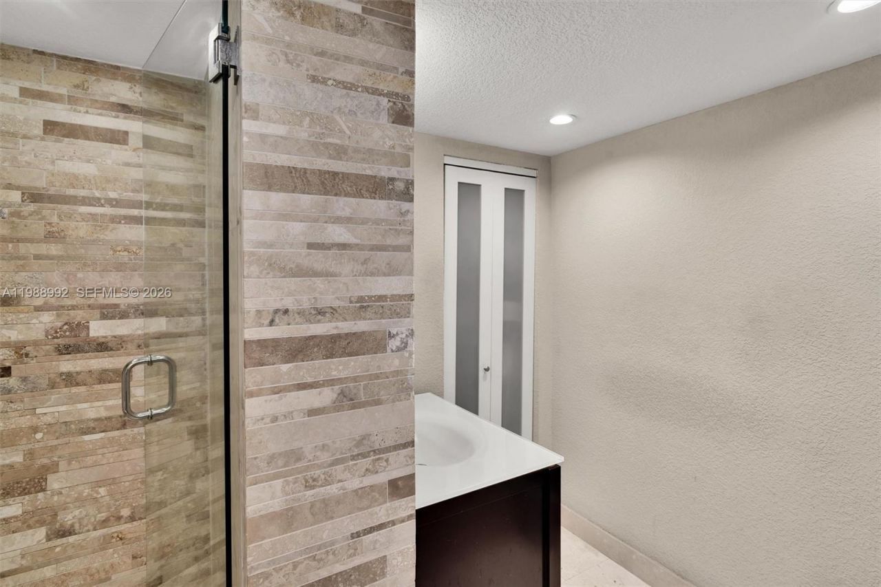 2829 Indian Creek Dr, Unit 1102, Miami Beach, FL 33140 Photo