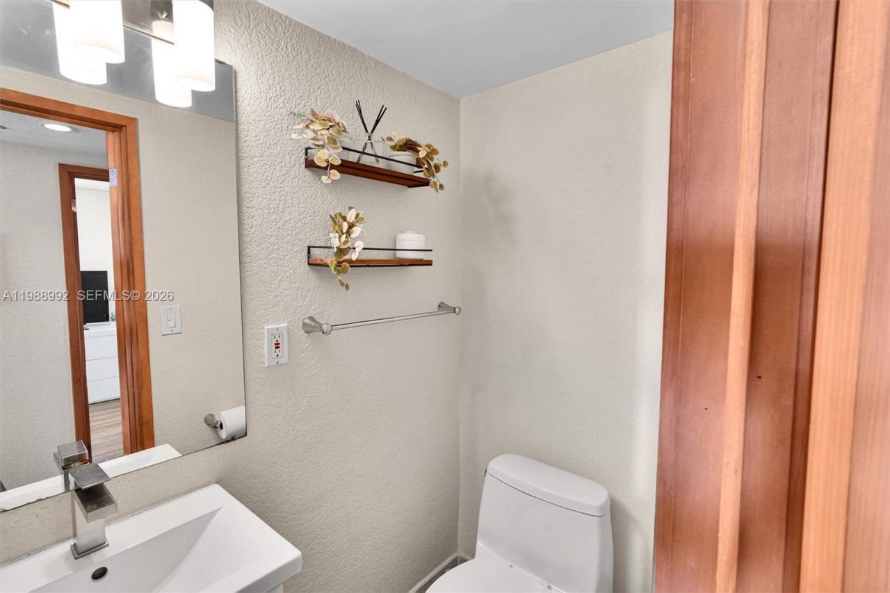 2829 Indian Creek Dr, Unit 1102, Miami Beach, FL 33140 Photo