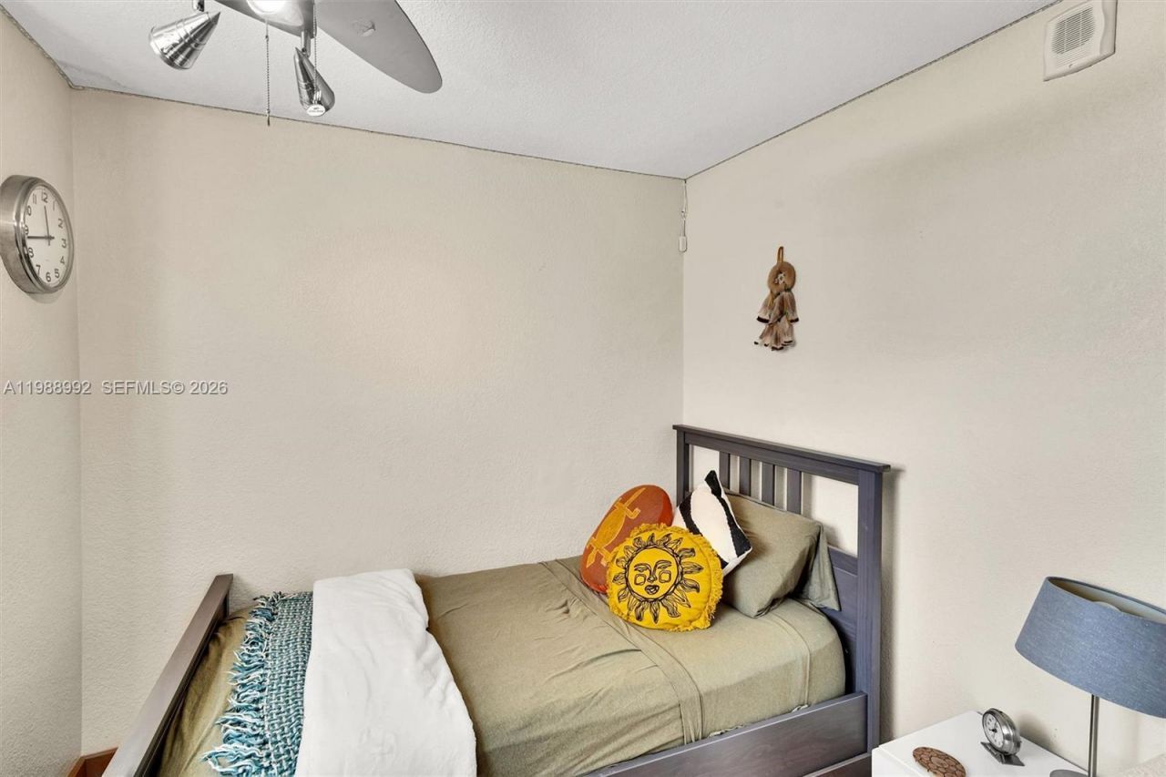 2829 Indian Creek Dr, Unit 1102, Miami Beach, FL 33140 Photo