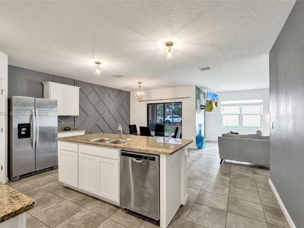 6479 NW Castlebrook Ave , Port St. Lucie, FL 34983