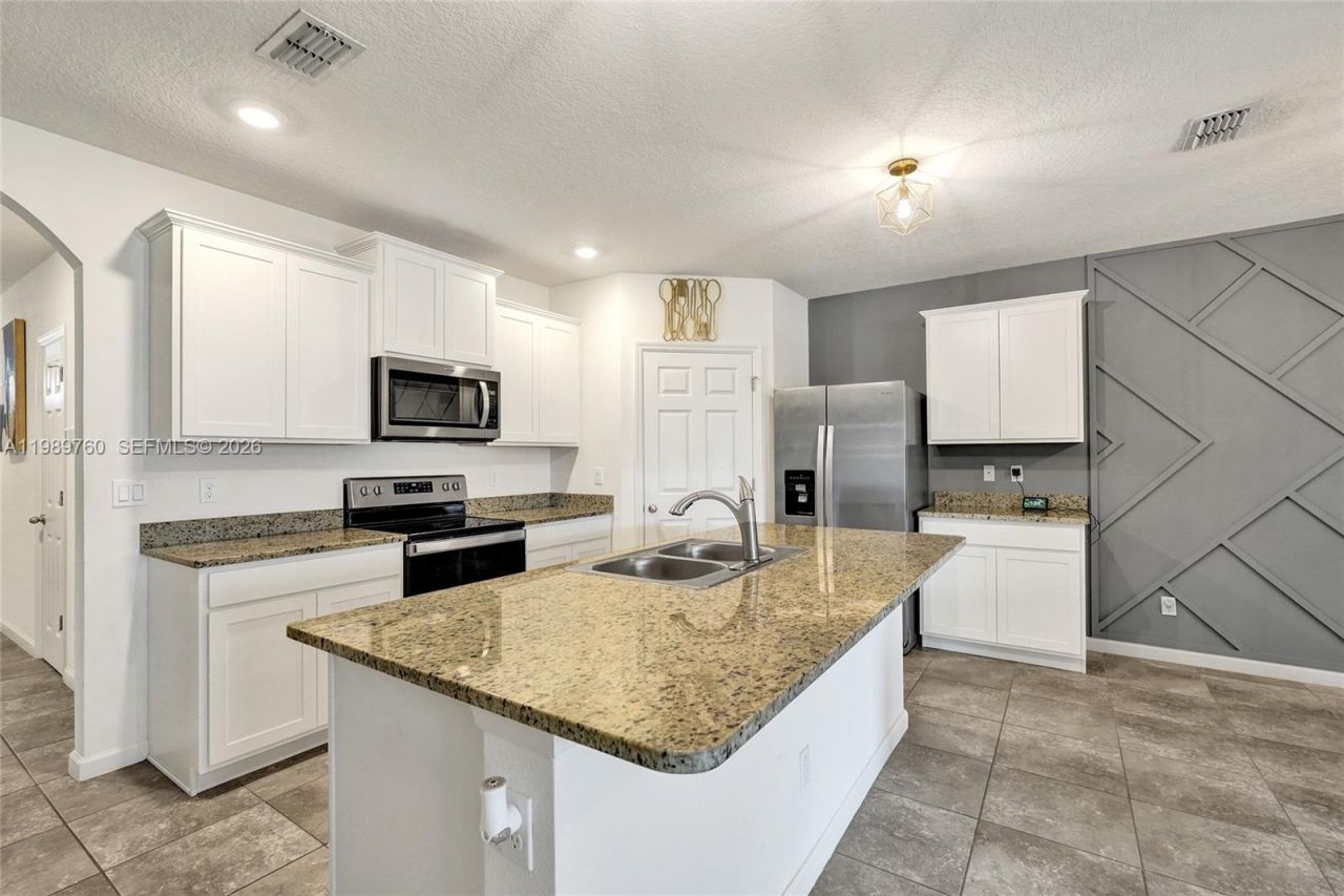 6479 NW Castlebrook Ave, Port Saint Lucie, FL 34983 Photo