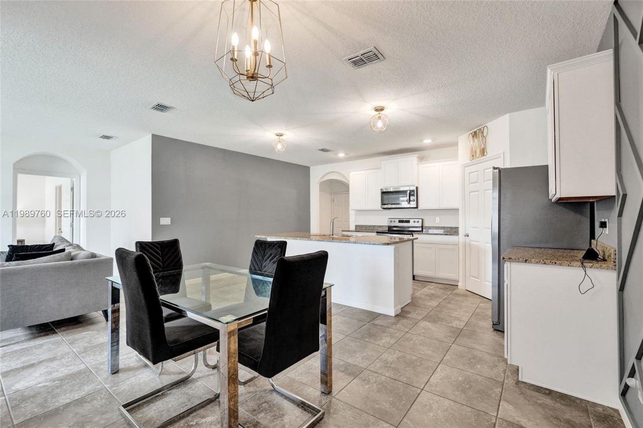 6479 NW Castlebrook Ave , Port Saint Lucie, FL 34983 Photo