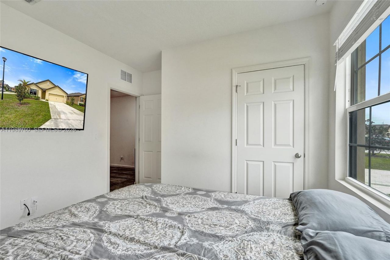 6479 NW Castlebrook Ave, Port Saint Lucie, FL 34983 Photo