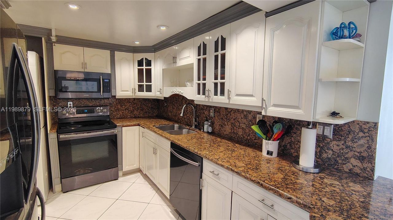 290 174th St, Unit 1507, Sunny Isles Beach, FL 33160 Photo