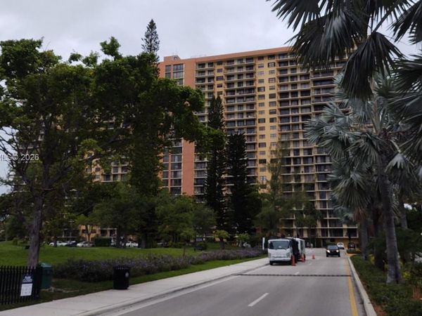 290 174th St, Unit 1507, Sunny Isles Beach, FL 33160
