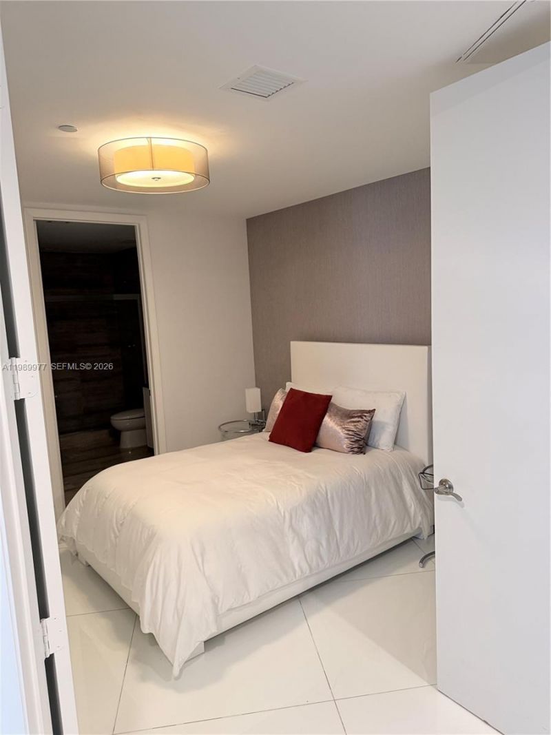 15811 Collins Ave , Unit 1803, Sunny Isles Beach, FL 33160 Photo