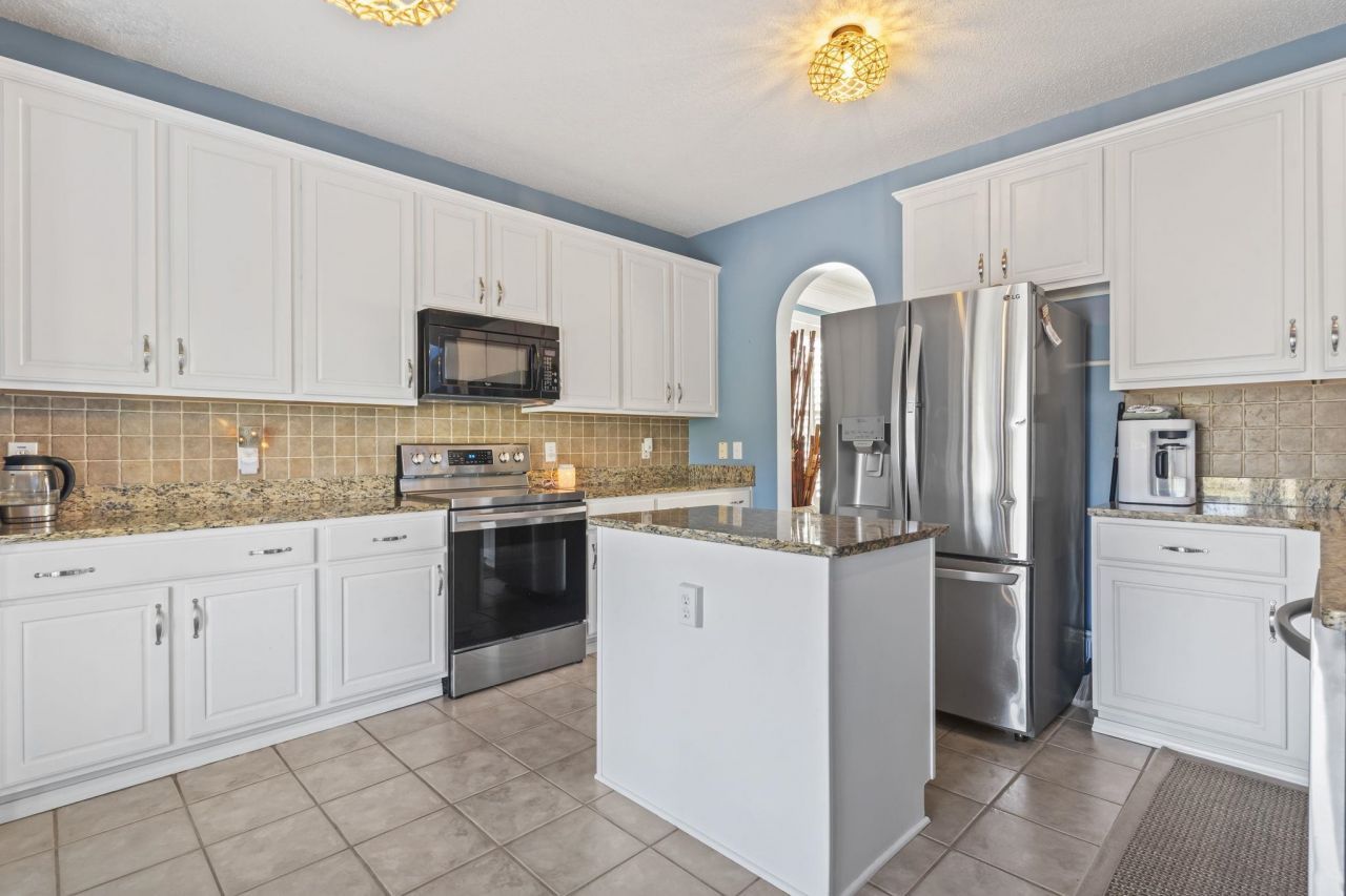 20 Deacon Dr. Photo 14