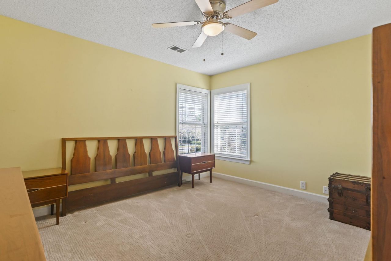 20 Deacon Dr. Photo 33