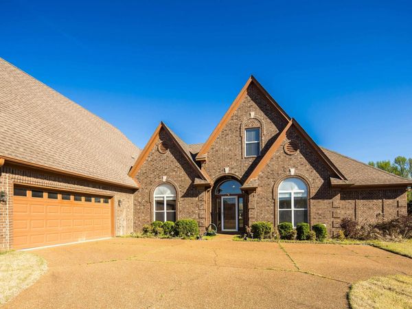 450 LEWIS FAIRWAY CIR, Oakland, TN 38060
