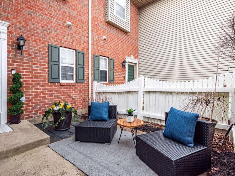 608 Spring Valley Drive, Lewis Center, OH 43035 Photo 5