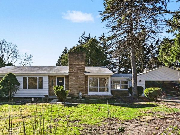 2018 N West Street , Wheaton, IL 60187