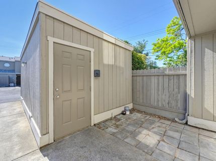 2413 Post Oak Ln, Sacramento, CA 95825 Photo