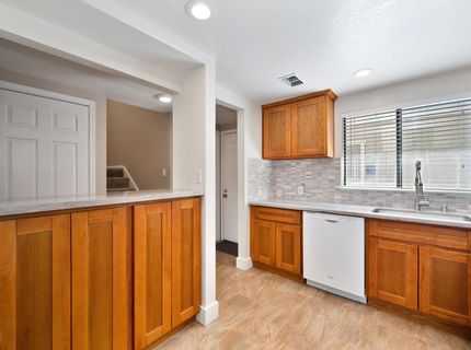 2413 Post Oak Ln, Sacramento, CA 95825 Photo