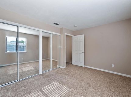 2413 Post Oak Ln, Sacramento, CA 95825 Photo