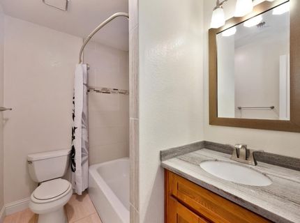 2413 Post Oak Ln, Sacramento, CA 95825 Photo