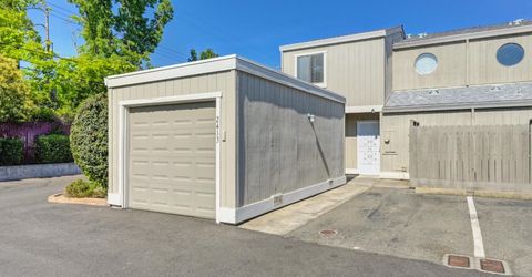 2413 Post Oak Ln, Sacramento, CA 95825 Photo