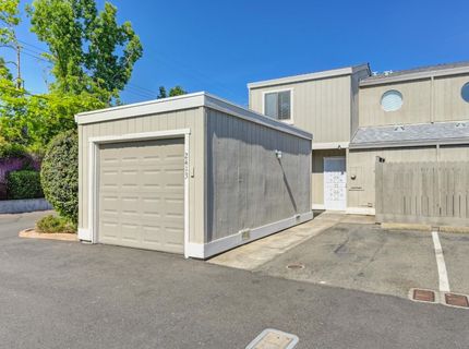 2413 Post Oak Ln, Sacramento, CA 95825 Photo