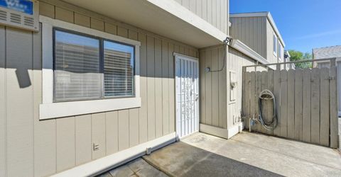 2413 Post Oak Ln, Sacramento, CA 95825 Photo