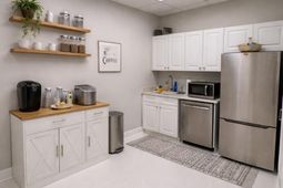 260 W Coleman Boulevard photo 4
