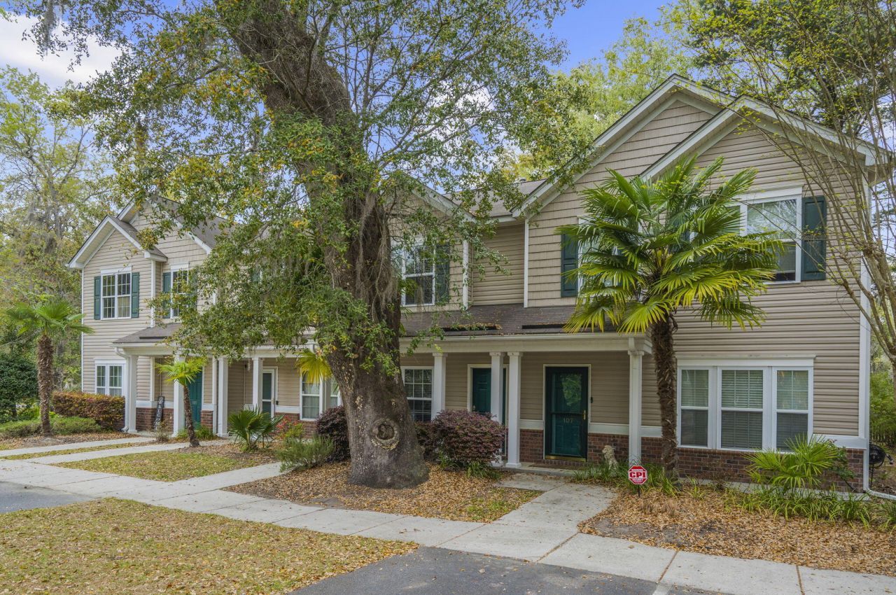 105 Chinquapin Drive, Summerville, SC 29485 Main Photo