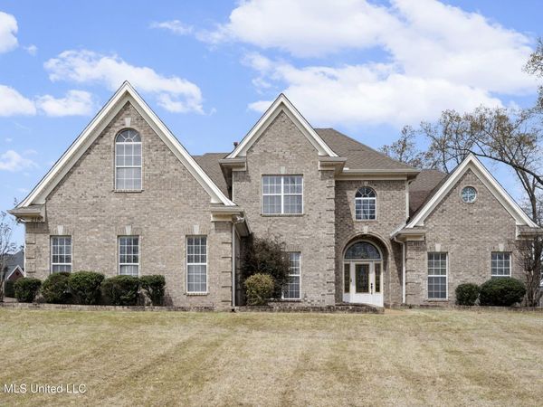 2180 Belmarie Drive, Southaven, MS 38672