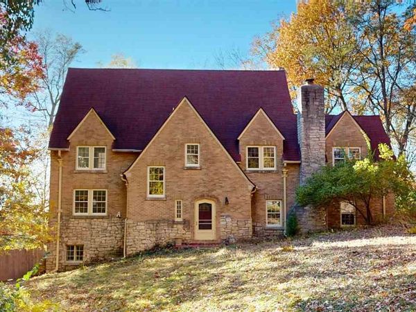 1675 Ridge Rd, Iowa City, IA 52245