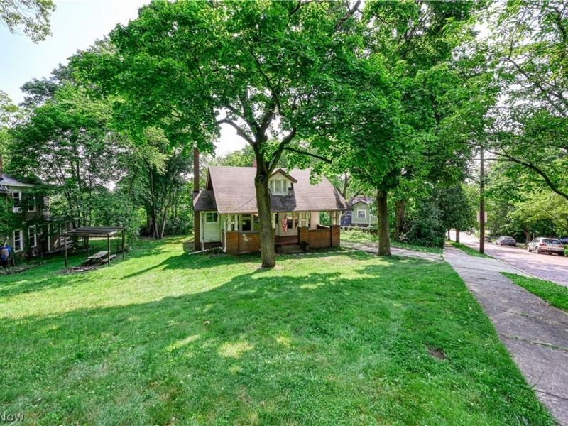 557 Weber Avenue, Akron, OH 44303 Photo 3