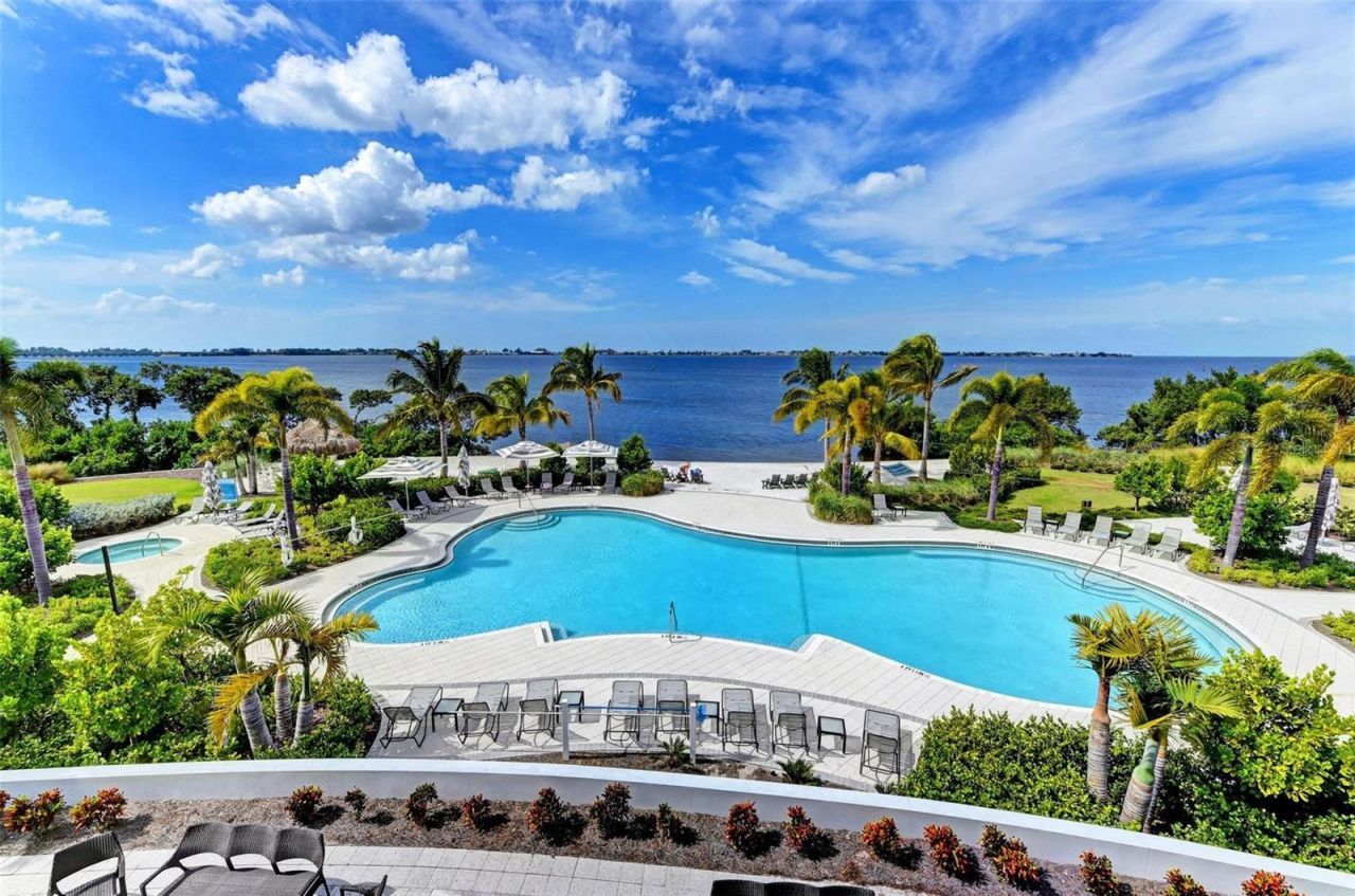 348 Sapphire Lake Drive, Unit 101, Bradenton, FL 34209 Photo