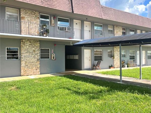 9375 SW 40th Ter , Unit 106, Miami, FL 33165