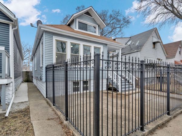 5756 S Seeley Avenue, Chicago, IL 60636