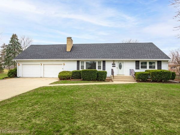 508 Crest Drive , Cary, IL 60013